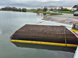 Veerpont weerin de vaart